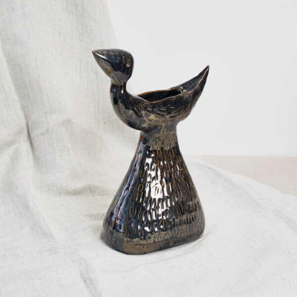 Bird Vase Must-toonekurg